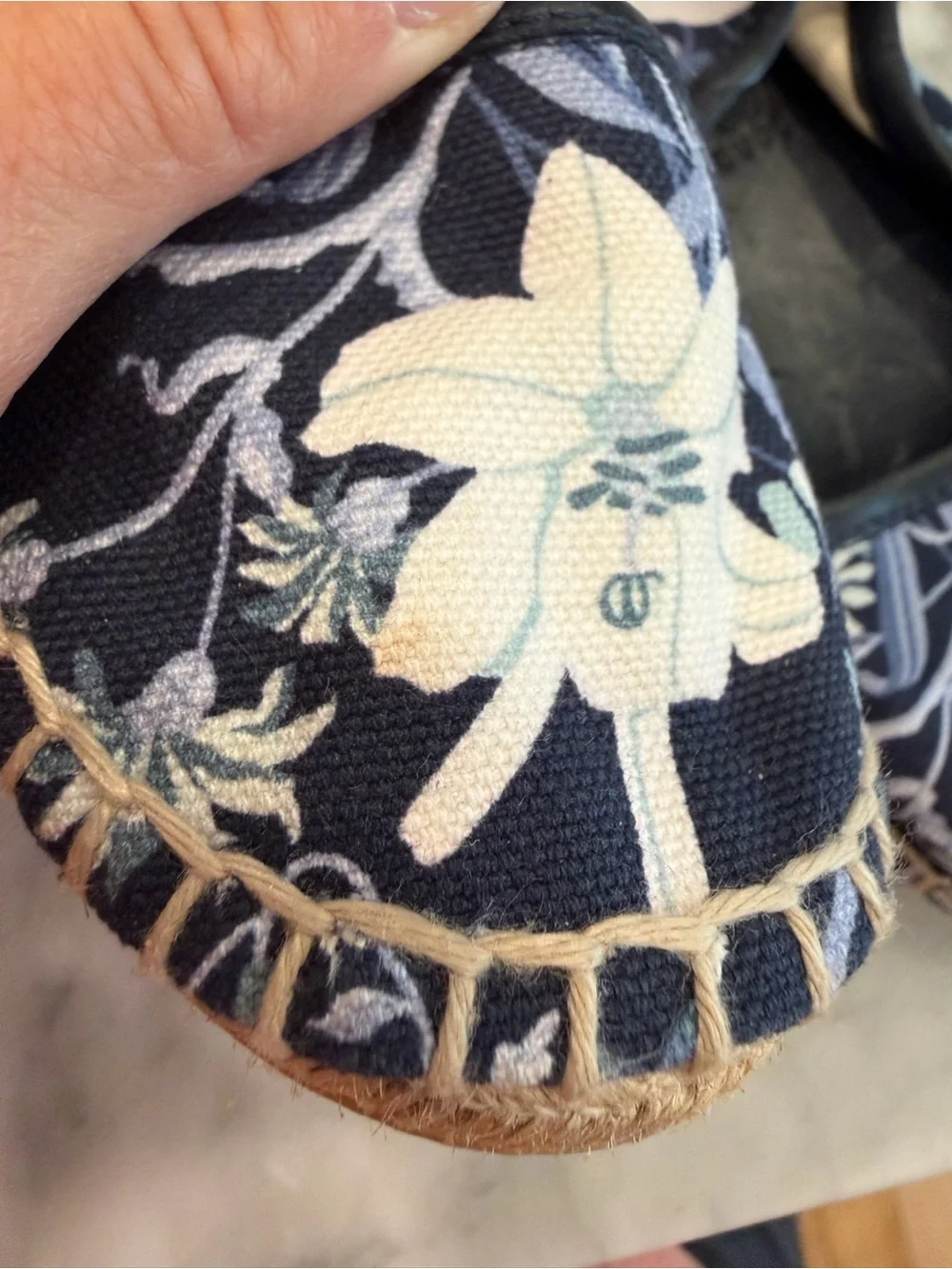 Gucci Toddler Floral Canvas Espadrilles in Navy and White